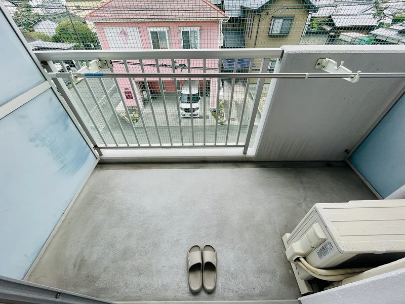 洗濯竿・スリッパ備え付☆入居中洗濯もできるので、コインランドリーに行かなくても大丈夫☆☆