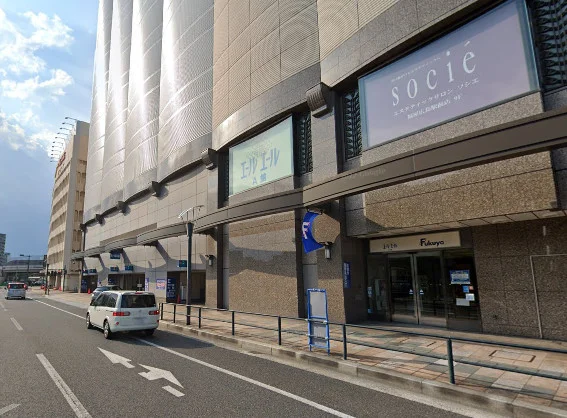 Seria エールエール店　徒歩11分