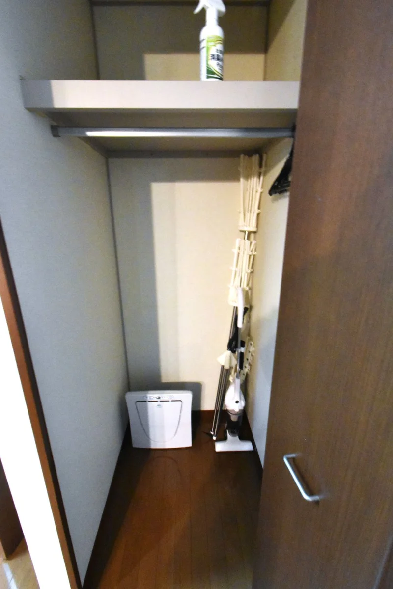 家電・掃除機や空気清浄機などあり！　あると嬉しい備品類もそろって満足度の高いお部屋です。