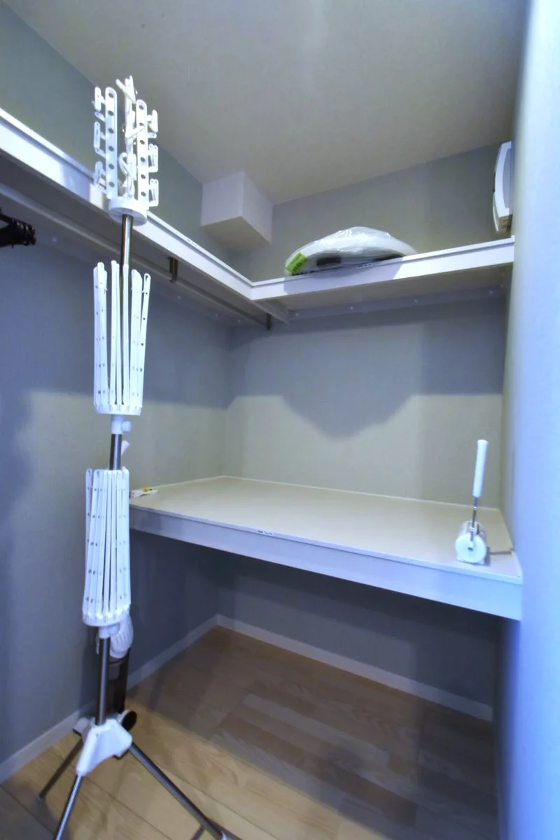 ウォークインクローゼットありで収納設備充実！