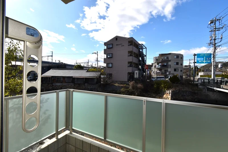 バルコニー付きで洗濯物も干していただけます！