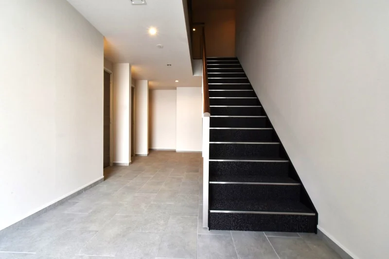 共用部ゆったり落ち着いた色調！　おしゃれで広々とした空間♪