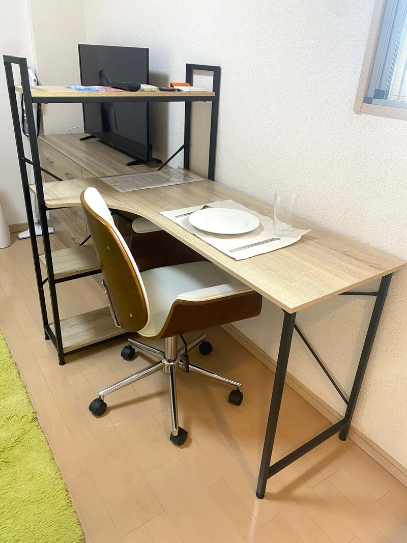 デスク・チェアも完備♪お仕事に♪