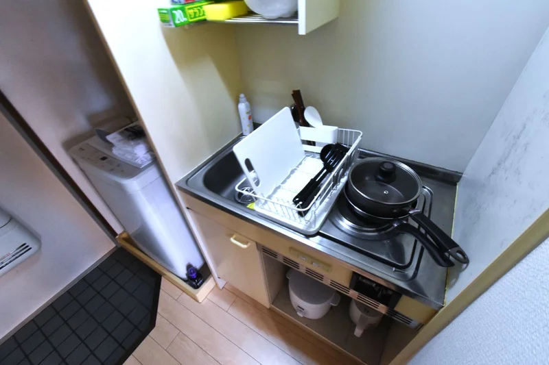 キッチン用具や食器類も多数標準でご用意！　食材をご用意いただければ即日自炊可能です。