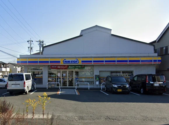 ミニストップ 鴨田町店　徒歩10分