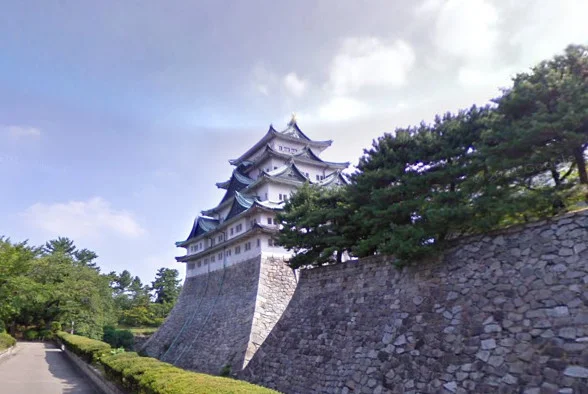 名古屋城　車で11分