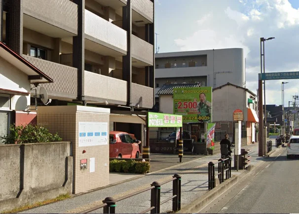 ガッツレンタカー箱崎駅前店まで徒歩4分