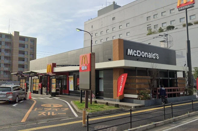 マクドナルド３号線箱崎店まで徒歩14分