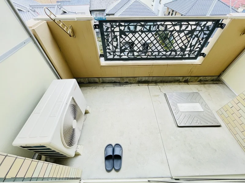 洗濯竿・スリッパ備え付☆入居中洗濯もできるので、コインランドリーに行かなくても大丈夫☆☆