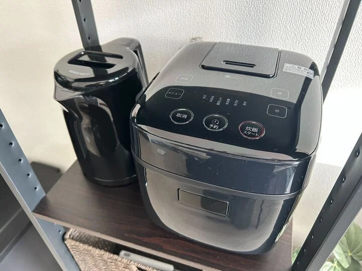 炊飯器、ケトルなどもございます。