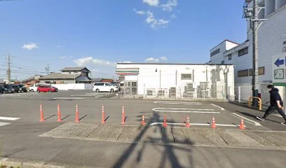 セブン-イレブン 鈴鹿庄野共進１丁目店まで徒歩13分