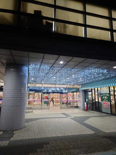 スーパーサンシ 鈴鹿ハンター店まで車で8分