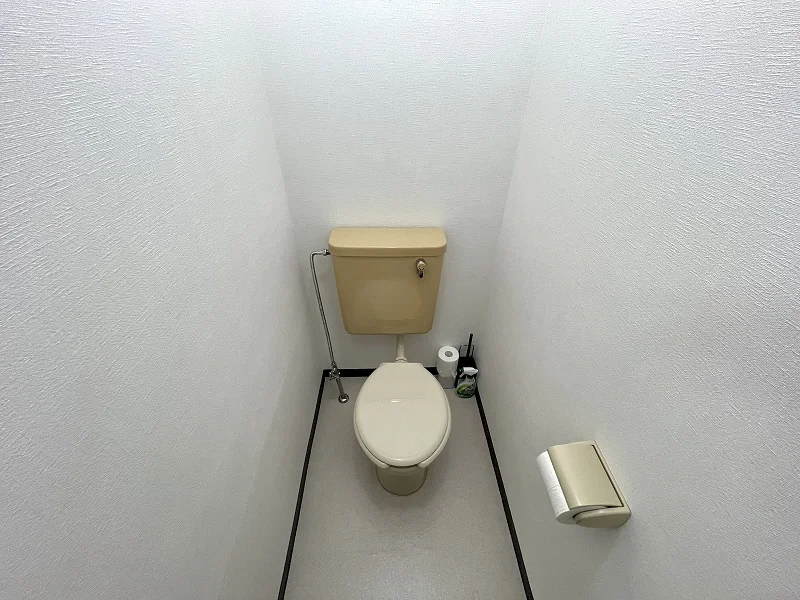 トイレ用洗剤、ブラシをご用意しておりますので長期ご利用の場合の気になる汚れなどもお掃除して頂けます♪オプション不要の伊勢駅前(北口前)ウィークリーマンション。