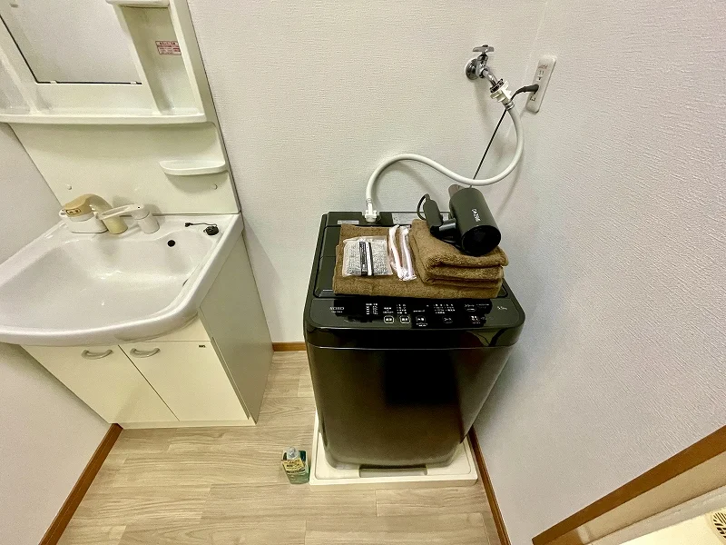 【洗濯機・タオル】ホテルと違い鈴鹿市駅前ウィークリーマンションでは洗濯が毎日できます。その分、着替えも少なく、手軽に利用できるをコンセプトに7日以上の生活に適したお部屋となってます♪