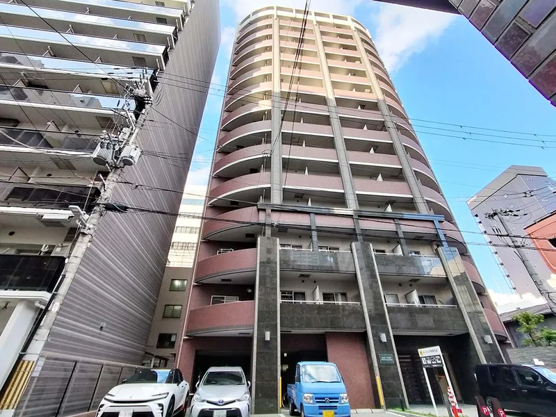 写真はお部屋のイメージです。ラグなどの室内装飾はございません。