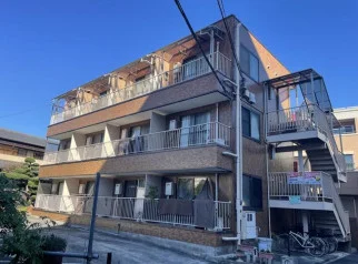 写真はお部屋のイメージです。ラグなどの室内装飾はございません。