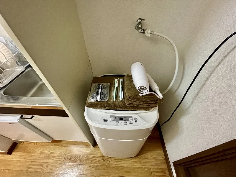 【洗濯機・タオル】ホテルと違い富山駅前(北口前)ウィークリーマンションでは洗濯が毎日できます。その分、着替えも少なく、手軽に利用できるをコンセプトに7日以上の生活に適したお部屋となってます♪