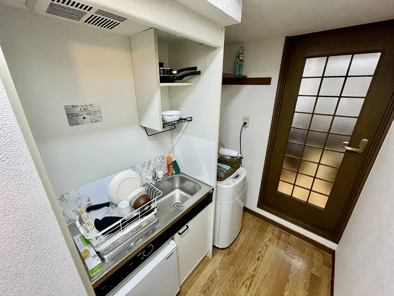 【キッチン画像】富山駅前(北口前)ウィークリーマンションでは、冷蔵庫や電子レンジ・ケトル・炊飯器などもご用意しております(*'ω'*)