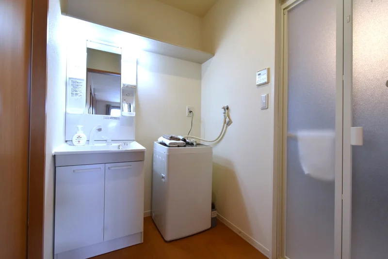 独立洗面台付きで朝自宅やお風呂上りにも便利な設備！　女性におすすめ！