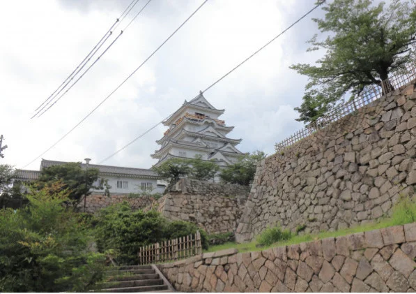 福山城まで徒歩１７分