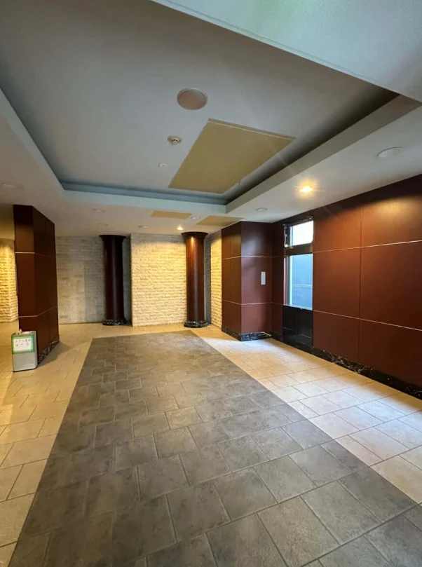 エントランスの雰囲気でございます。