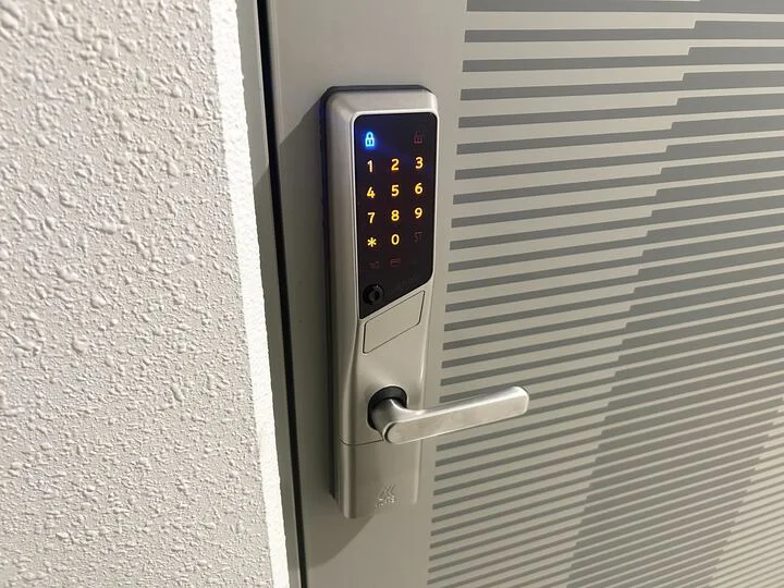 電子錠（暗証番号解除）