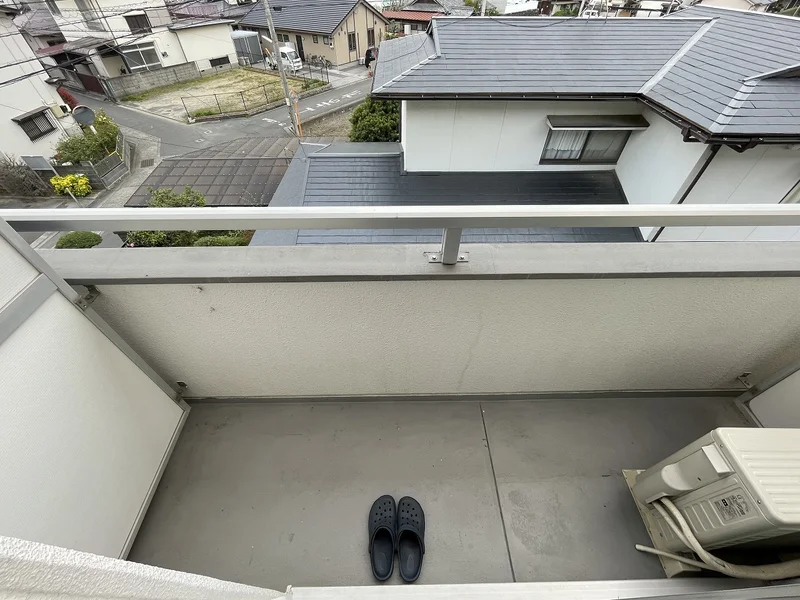 洗濯竿・スリッパ備え付☆入居中洗濯もできるので、コインランドリーに行かなくても大丈夫☆☆