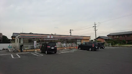 セブン-イレブン 四日市八田１丁目店まで徒歩5分