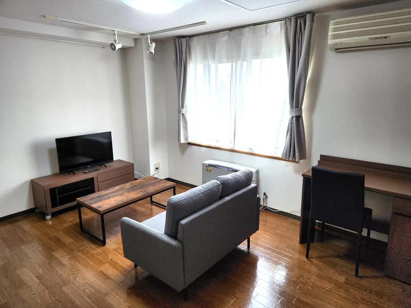 茶色を基調としたシックなお部屋です