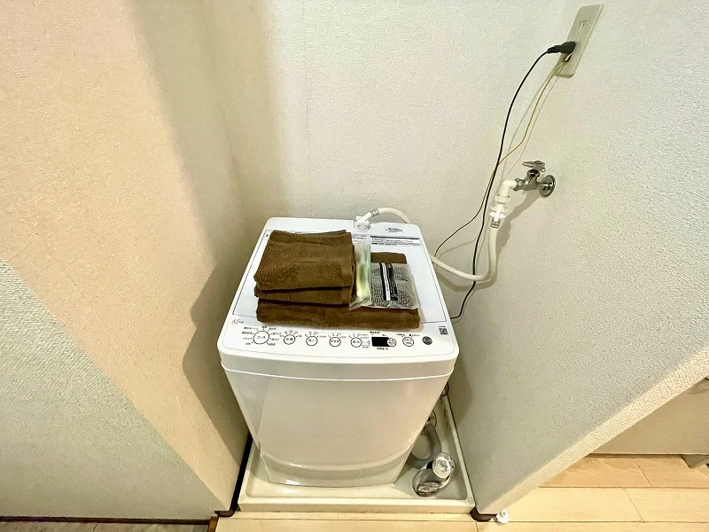 【洗濯機画像】ホテルと違い洗濯機がある生活は良いですね♪7日以上の利用なら伊勢駅前(伊勢ひかり病院)ウィークリーマンションをご利用下さい★洗濯洗剤も完備‼