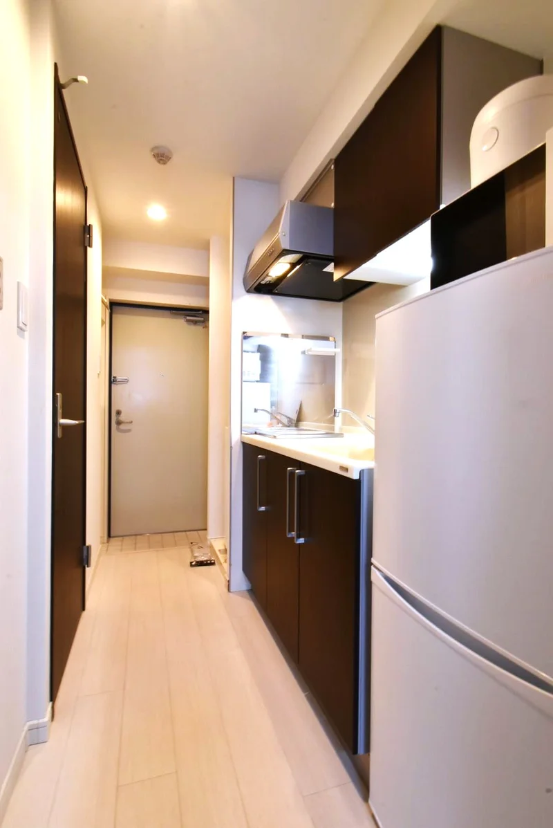 システムキッチンで調理器具や食器類など豊富にあり！