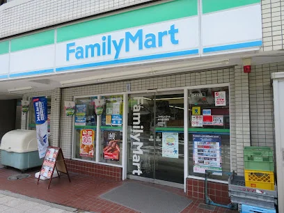 ファミリーマート 金沢瀬ケ崎店まで徒歩13分