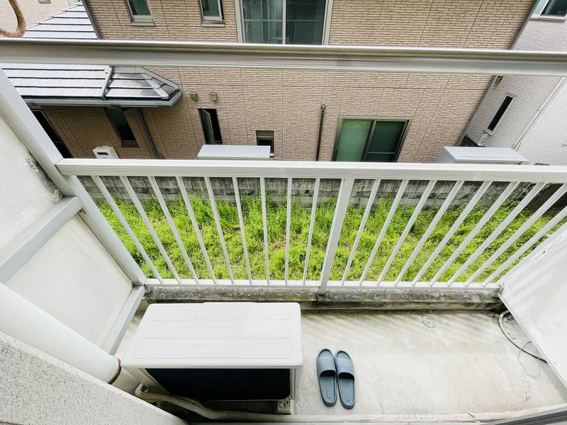 洗濯竿・スリッパ備え付☆入居中洗濯もできるので、コインランドリーに行かなくても大丈夫☆☆