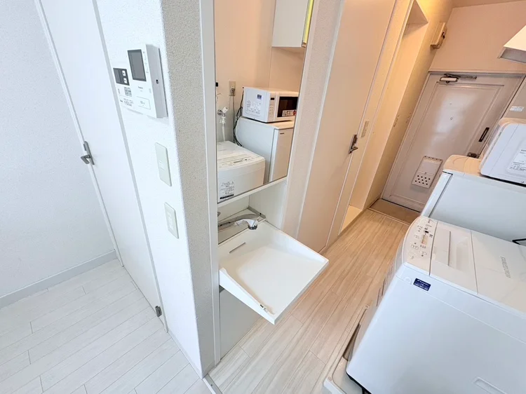 収納式独立洗面台付♪コンパクトにまとめることができます♪