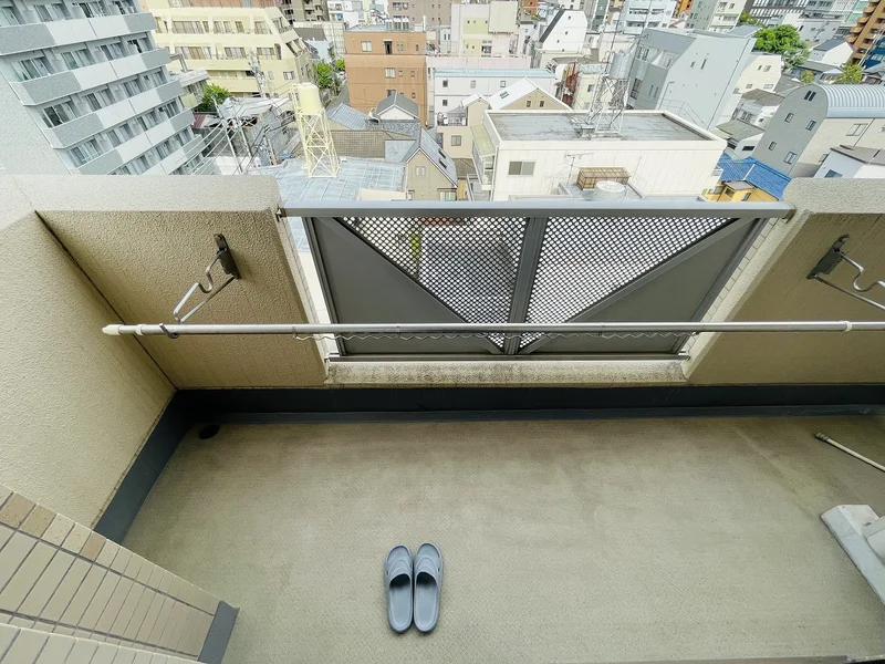 洗濯竿・スリッパ備え付☆入居中洗濯もできるので、コインランドリーに行かなくても大丈夫☆☆