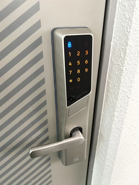 電子錠（暗証番号解除）