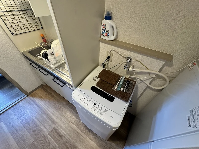 室内に設置された洗濯機で、天候を気にせずいつでも洗濯が可能。コインランドリーへの移動時間やコストを削減し、自分の時間を最大化できます。