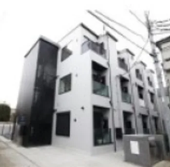 写真はお部屋のイメージです。ラグなどの室内装飾はございません。