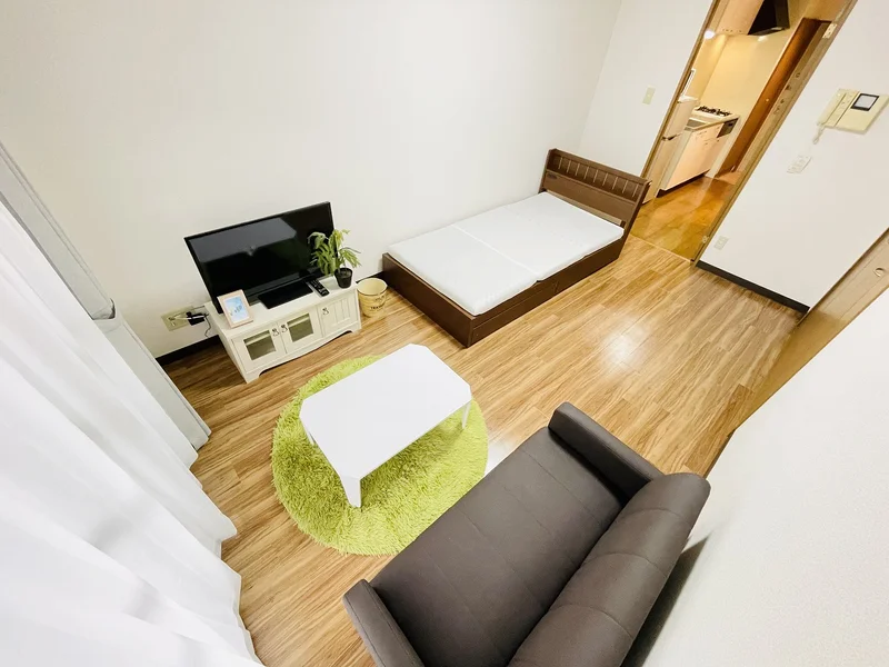 温かい雰囲気のお部屋！自宅で暮らすようなゆったりとした空間が魅力的♪出張の方はもちろん、観光にいらっしゃった方にもおススメ☆★Ｓマンスリーのお部屋は家具・家電・備品の充実度が高いため大変ご好評いただいております。