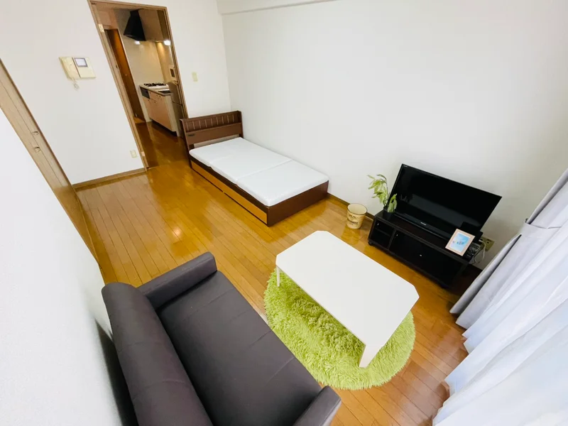 温かい雰囲気のお部屋！自宅で暮らすようなゆったりとした空間が魅力的♪出張の方はもちろん、観光にいらっしゃった方にもおススメ☆★Ｓマンスリーのお部屋は家具・家電・備品の充実度が高いため大変ご好評いただいております。