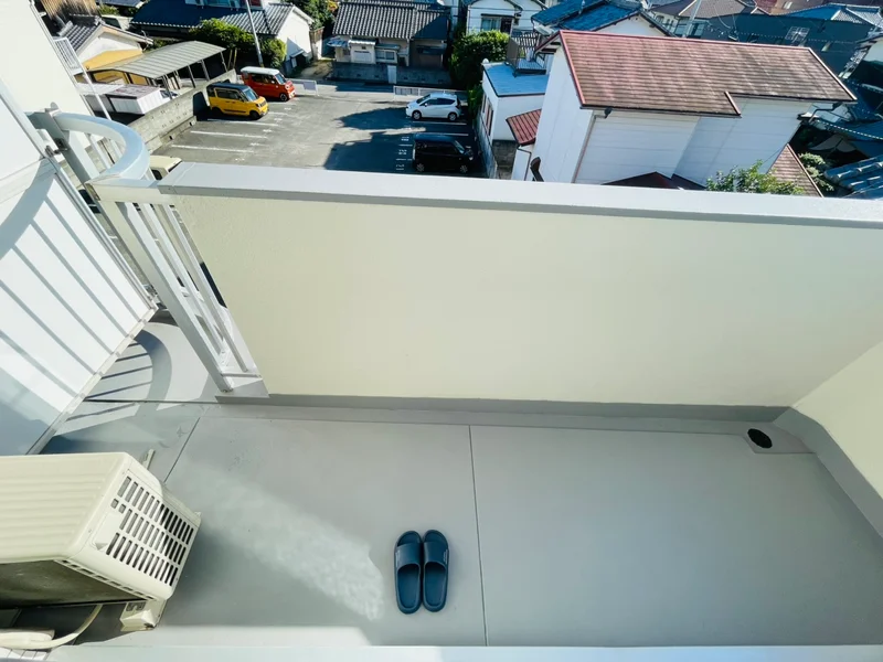 洗濯竿・スリッパ備え付☆入居中洗濯もできるので、コインランドリーに行かなくても大丈夫☆☆