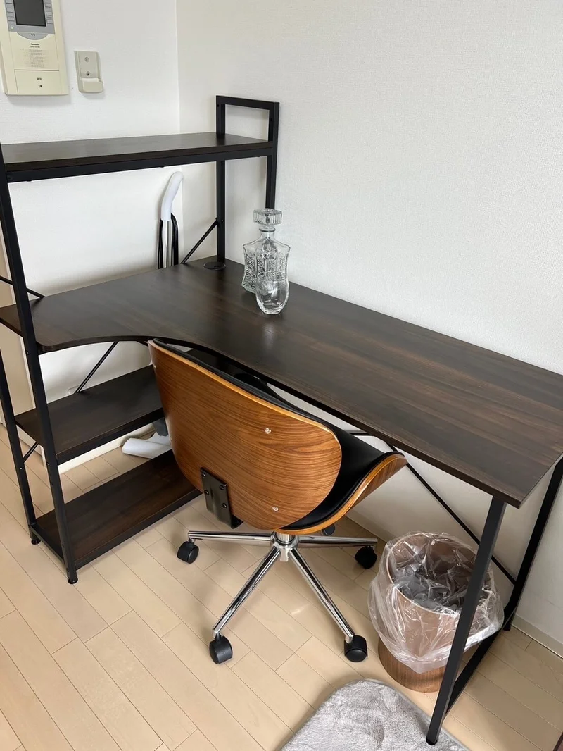 デスク・チェアも完備♪お仕事に♪