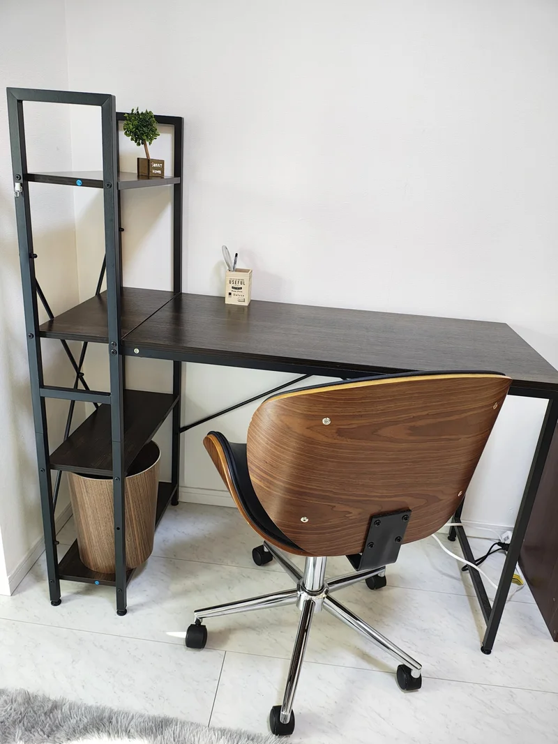 デスク・チェア完備♪お仕事でも使いやすそう♪