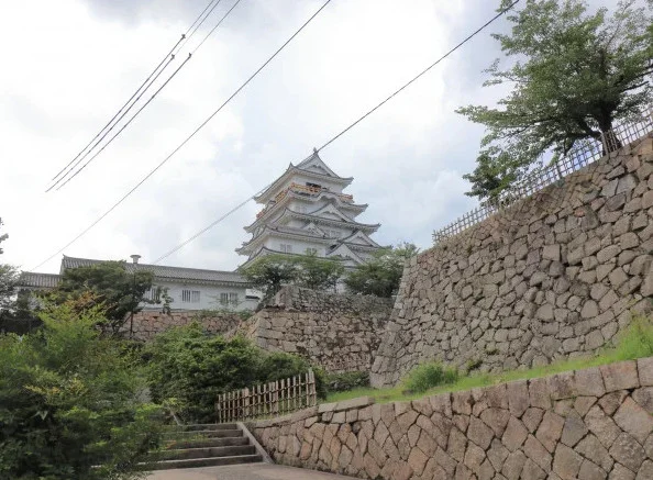 福山城まで徒歩１５分