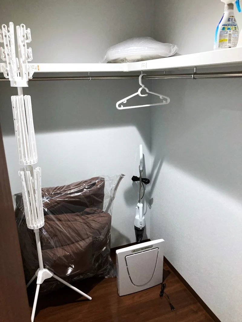 収納スペースに備品類あり！　ぜひご活用ください♪