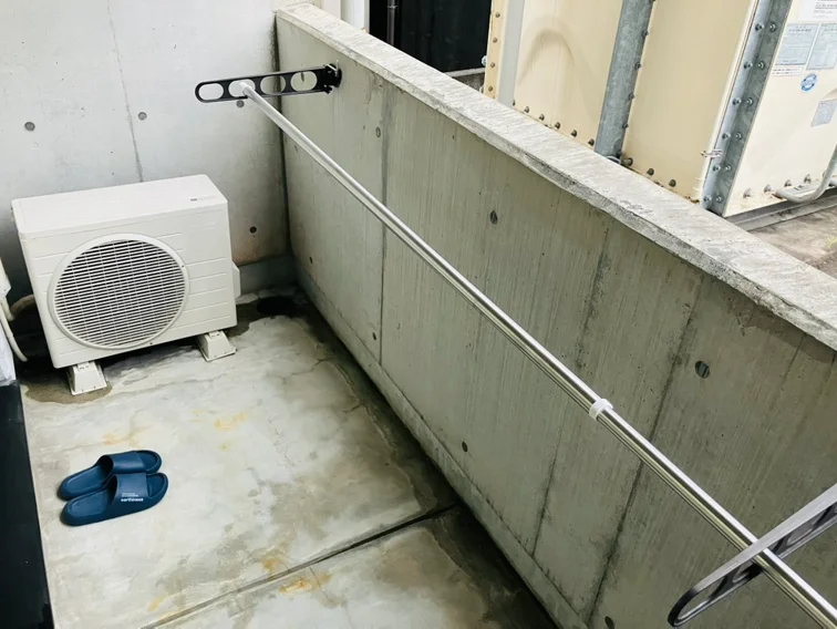 洗濯竿・スリッパ備え付☆入居中洗濯もできるので、コインランドリーに行かなくても大丈夫☆☆