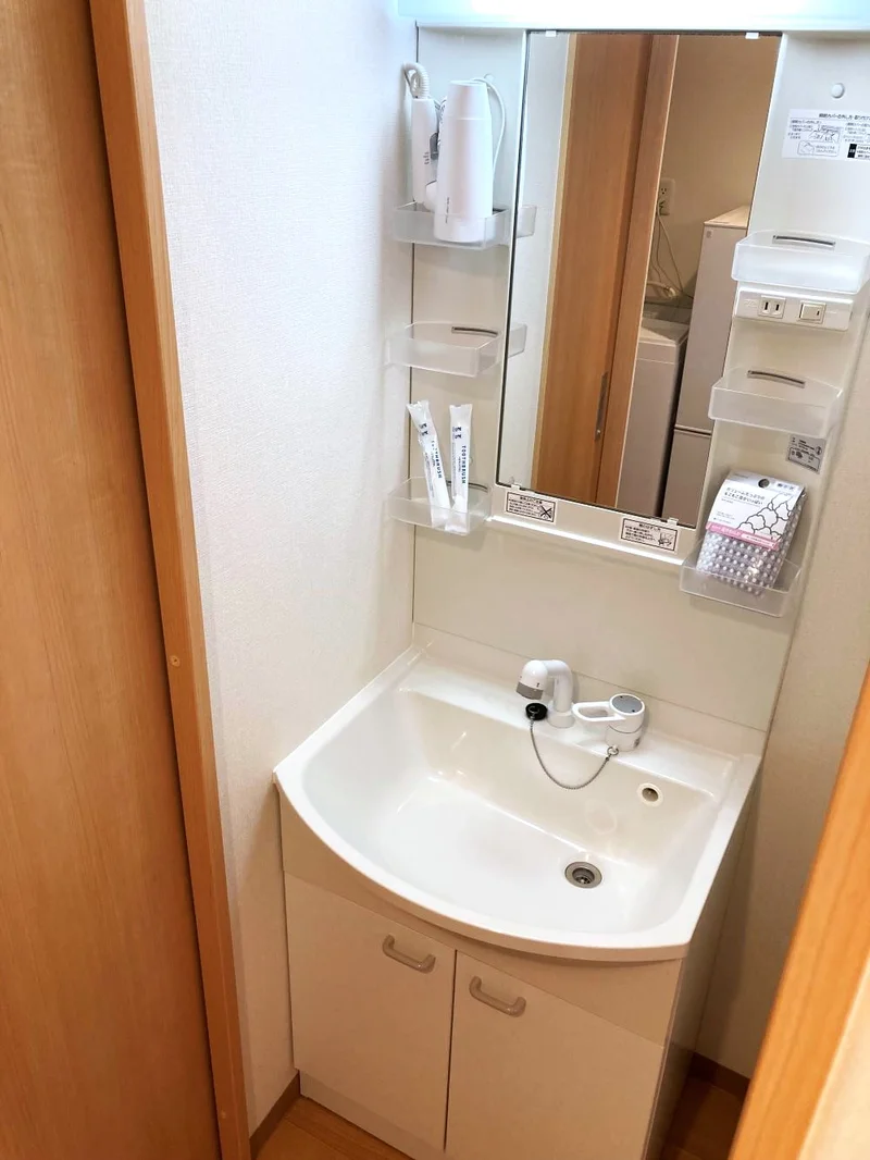 独立洗面台付きで朝支度やお風呂あがりに助かります！