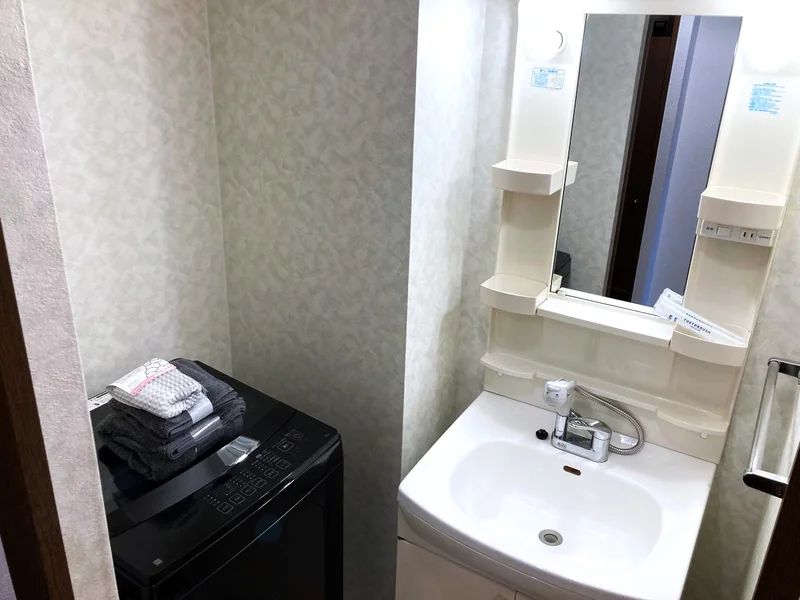 洗面所有で洗濯機置き場もあり　洗い物も対応可能！