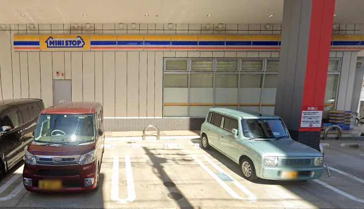 ミニストップ M&K岡崎店まで徒歩１分、21ｍ