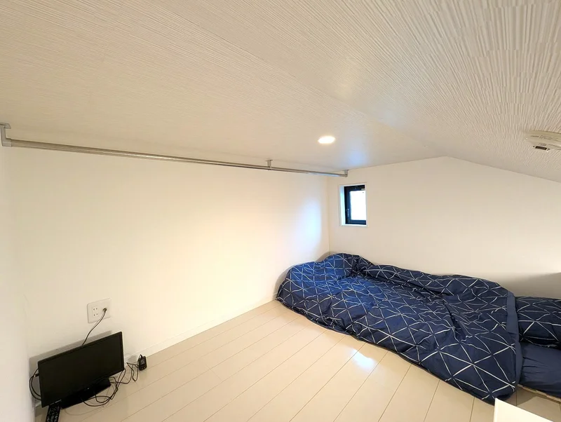 ロフトも窓あり！